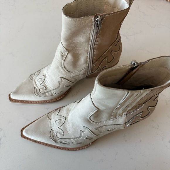 Dolce Vita Shoes - Dolce Vita Ramson Booties Dune multi nubuck Size: 7